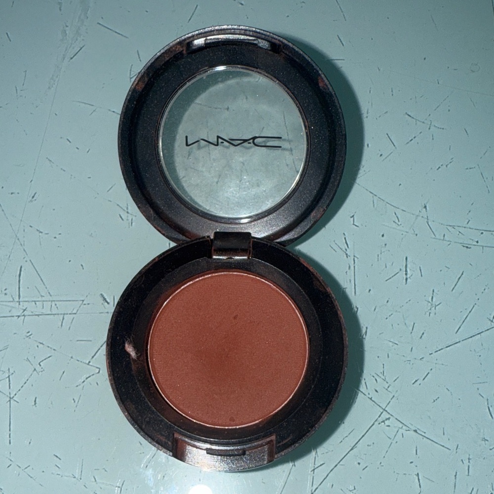 MAC Cosmetics Brown Script